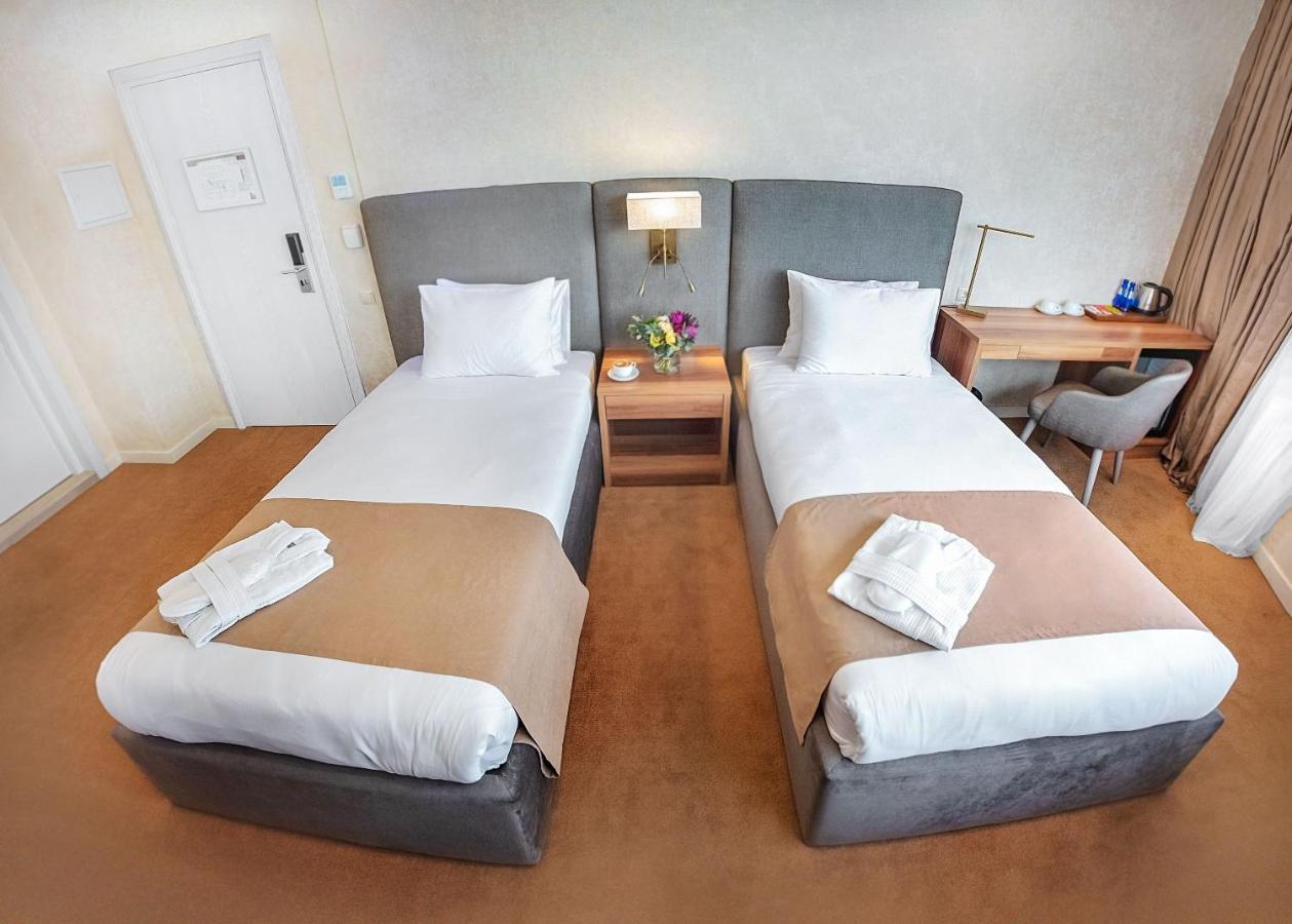 Meta Business Hotel By King David Tbilisi Buitenkant foto