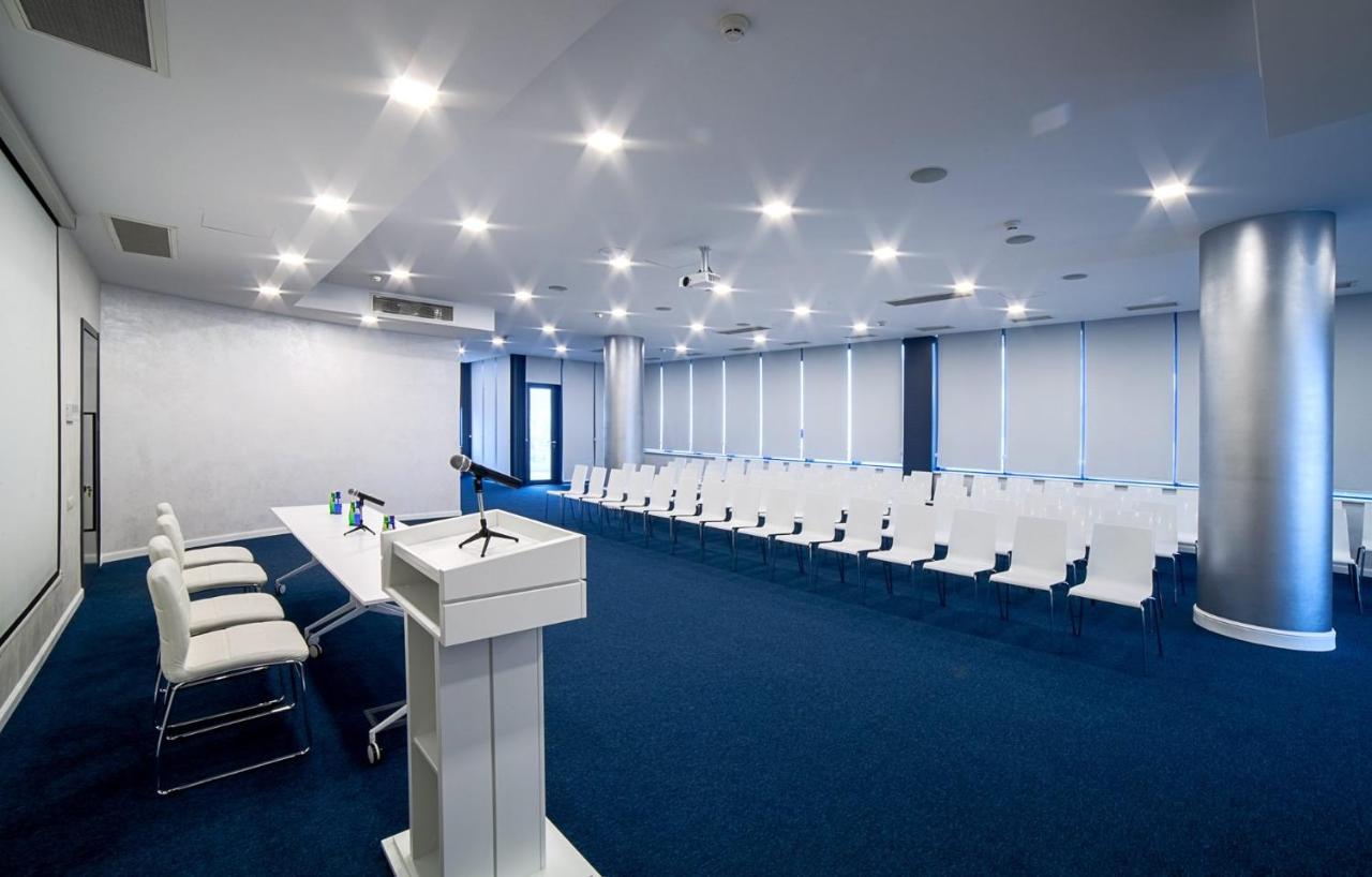 Meta Business Hotel By King David Tbilisi Buitenkant foto